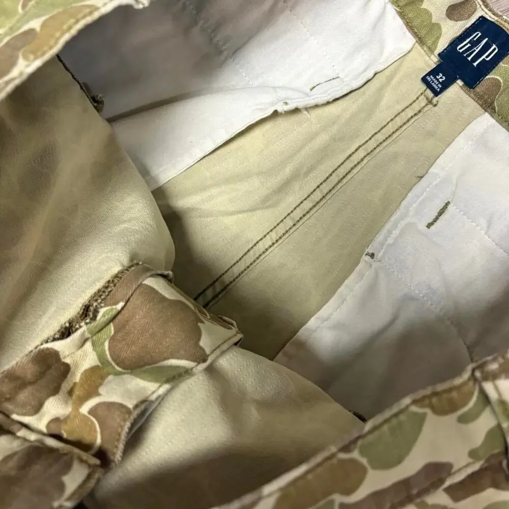 Vintage gap camouflage cargo shorts